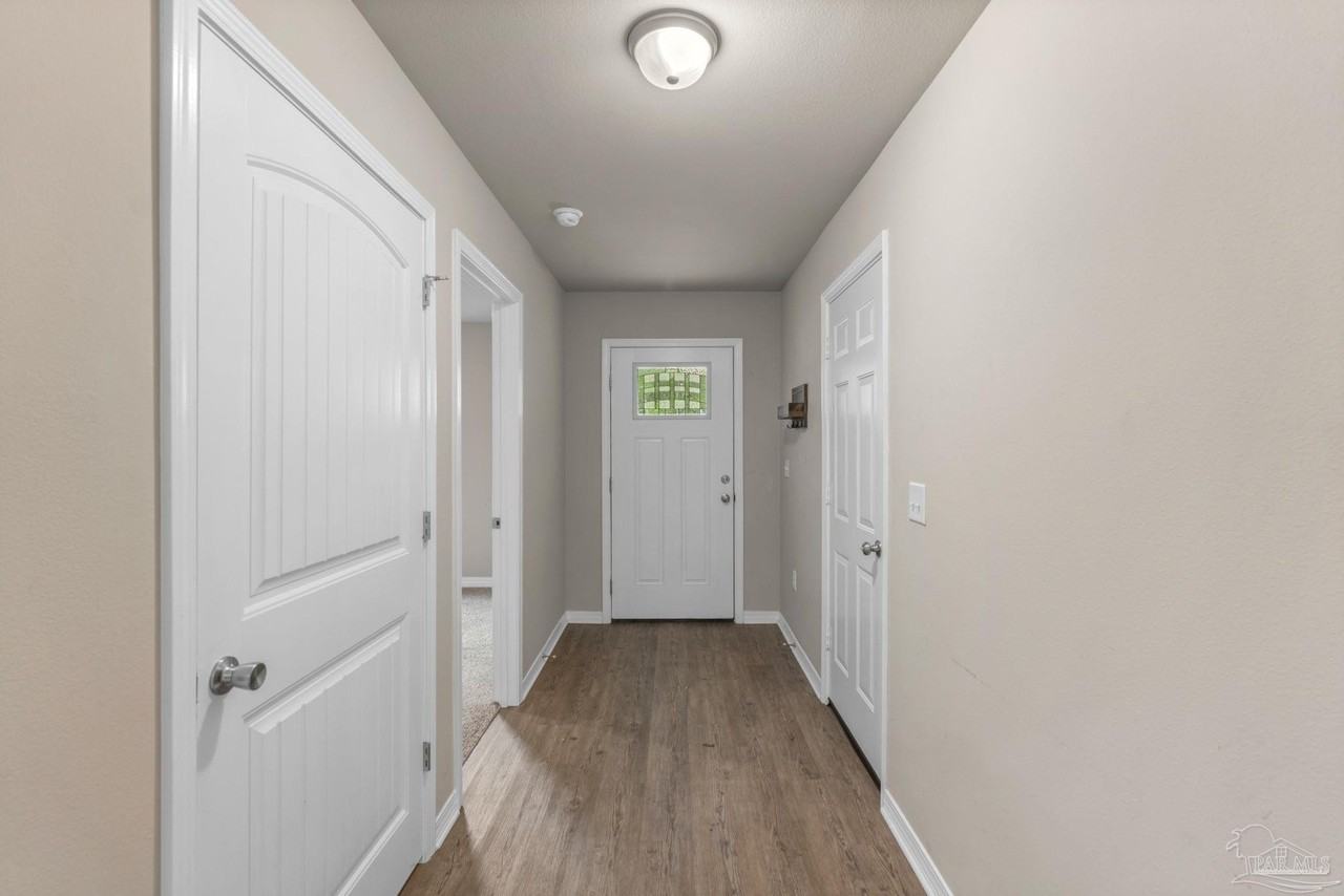 3210 Electra Dr - Photo 4 of 31