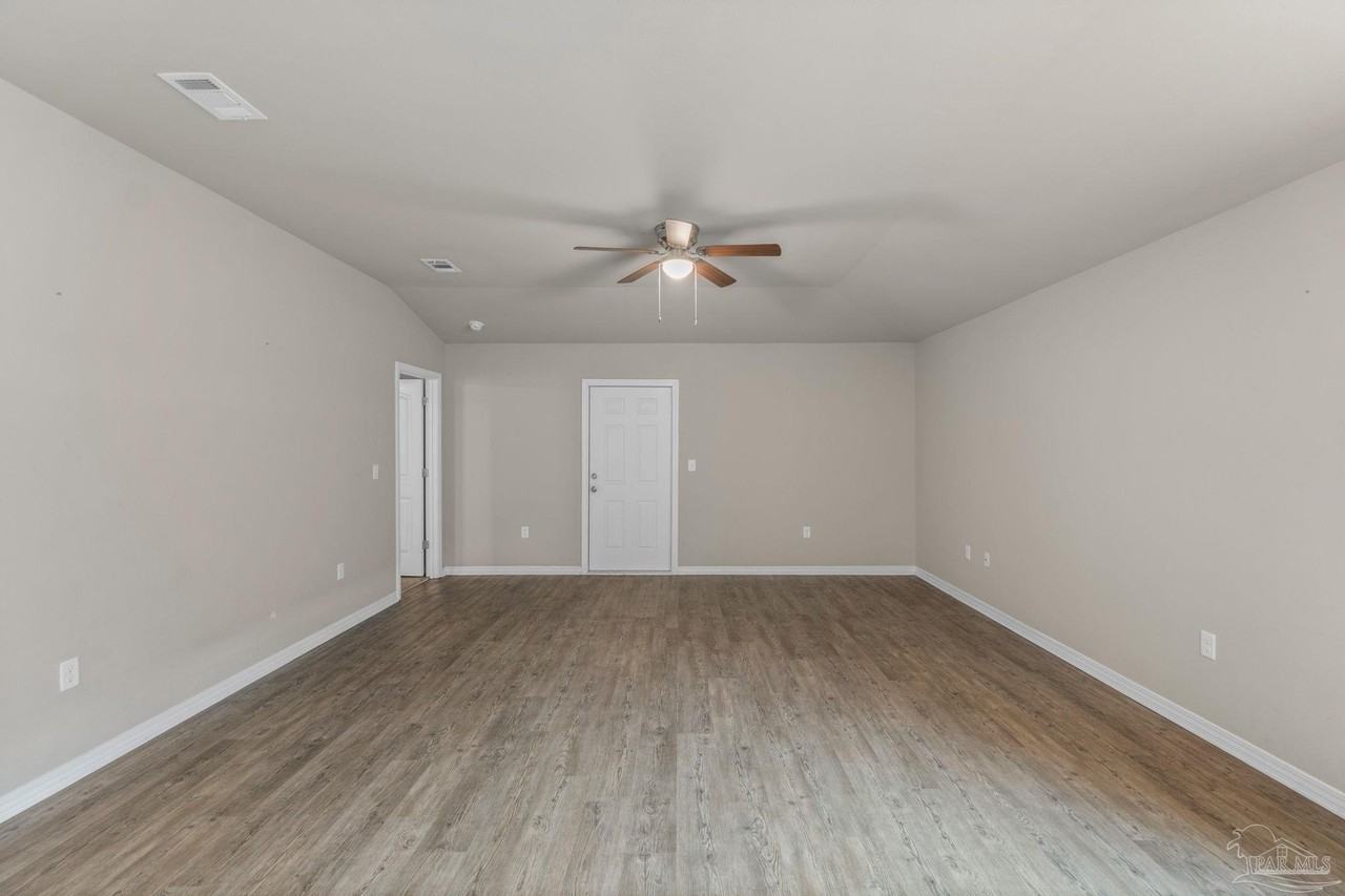 3210 Electra Dr - Photo 7 of 31