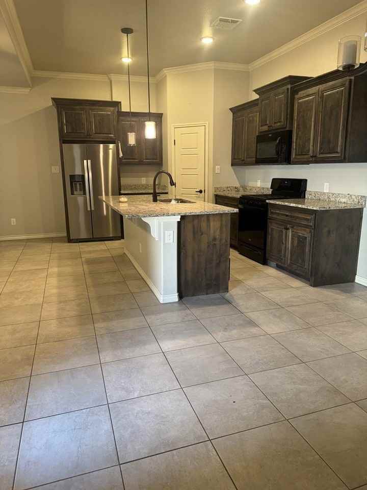 5304 Nevan Ct - Photo 3 of 9