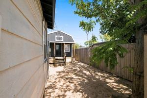 featured image of 210 N Jackson St #B