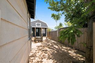 210 N Jackson St #B - Photo 1 of 1