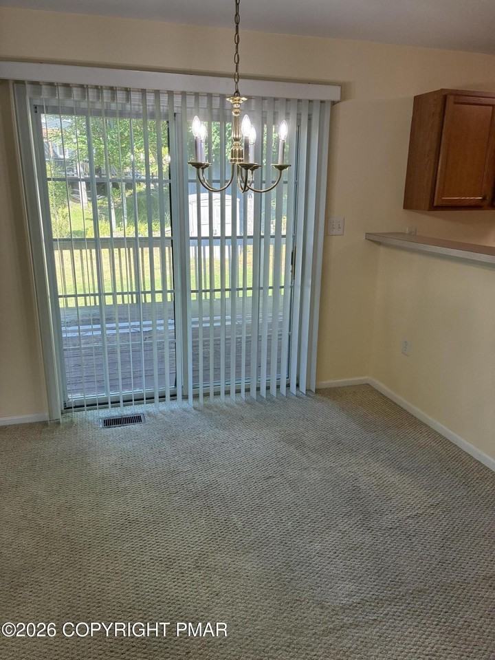 1010 Dorset Dr - Photo 7 of 19