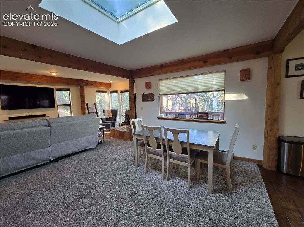 1060 Kings Crown Rd - Photo 7 of 40
