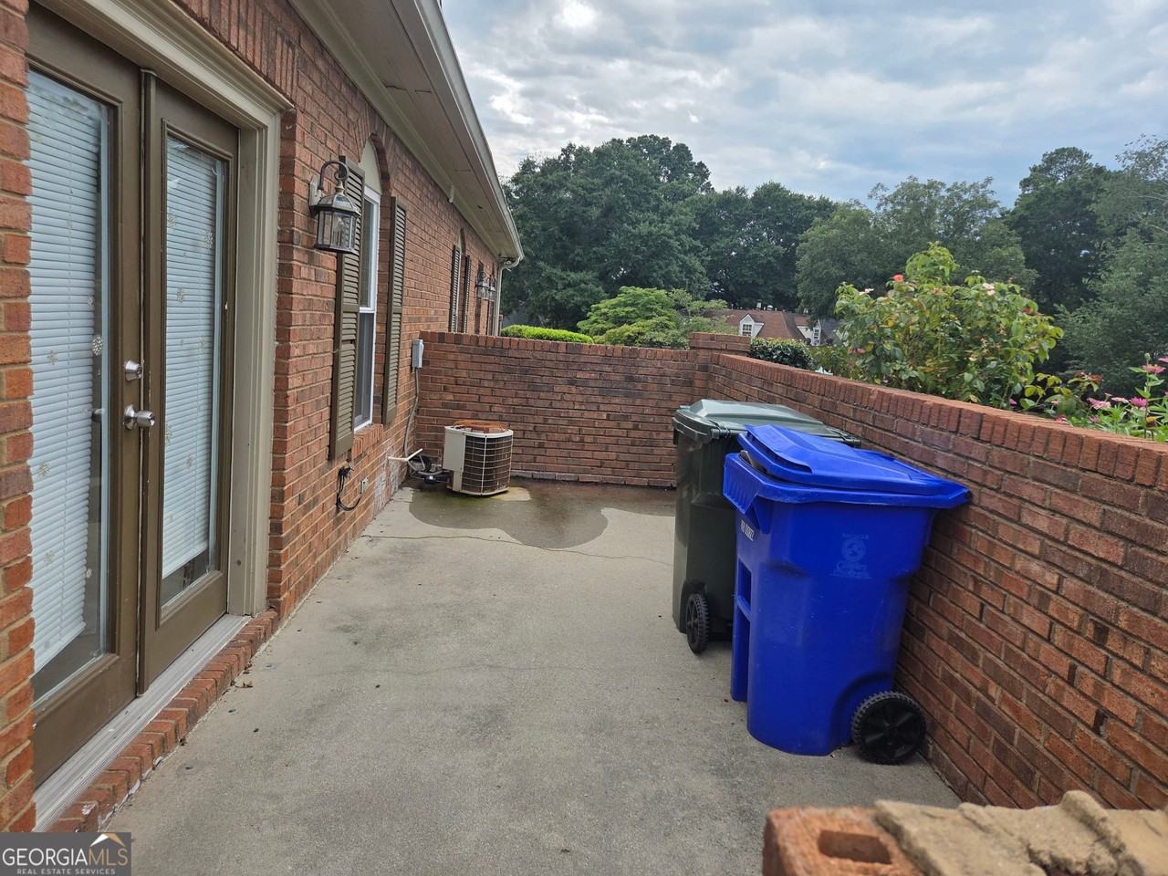 893 Park Pl Ne - Photo 2 of 2