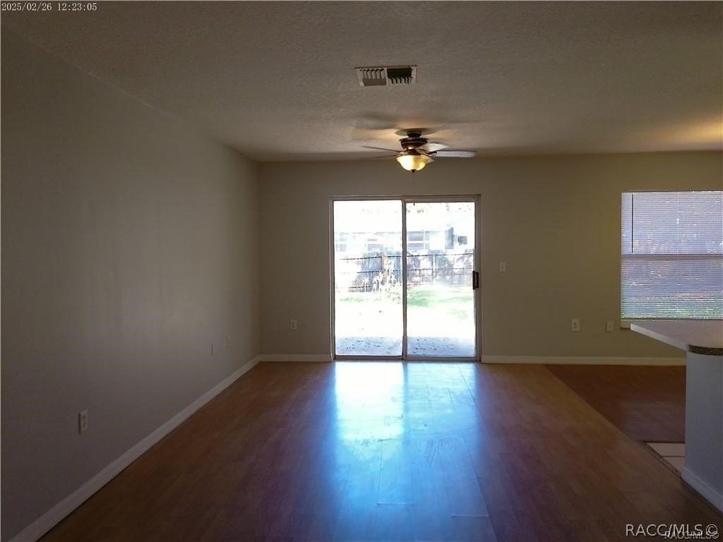 5921 W Woodhill Ct - Photo 3 of 31
