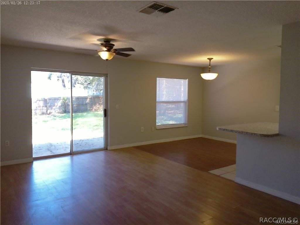 5921 W Woodhill Ct - Photo 4 of 31