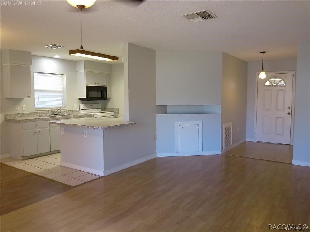 5921 W Woodhill Ct - Photo 7 of 31
