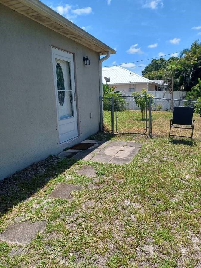 426 Easy St - Photo 3 of 11