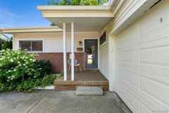 1085 Brooklawn Dr - Photo 1 of 1