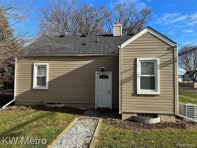 21503 Collingham Ave - Photo 2 of 18
