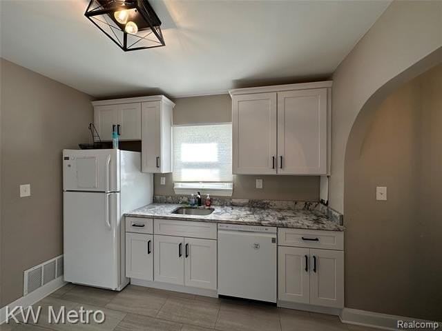 21503 Collingham Ave - Photo 3 of 18