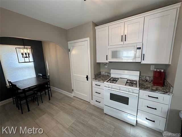 21503 Collingham Ave - Photo 5 of 18