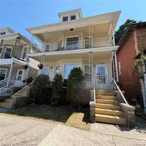 2748 Florian St - Photo 2 of 29