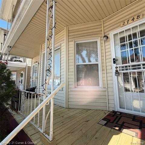 2748 Florian St - Photo 5 of 29