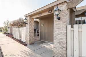 featured image of 61960 Arlington Cir #3