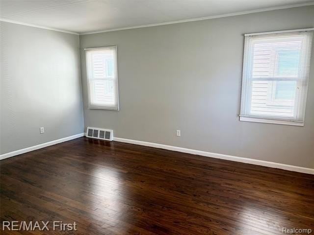 3345 Horton St - Photo 3 of 11