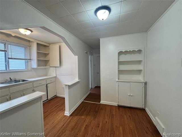 15785 Pinehurst St - Photo 3 of 15