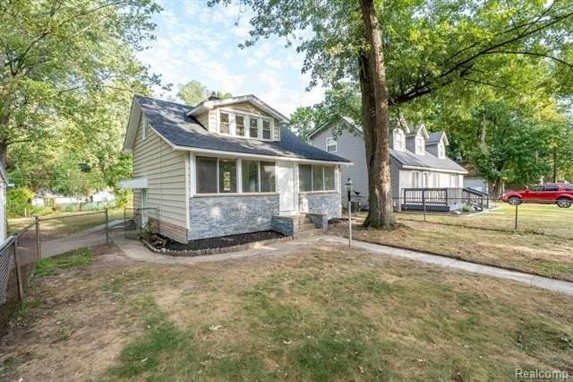 23248 Helen St - Photo 2 of 34