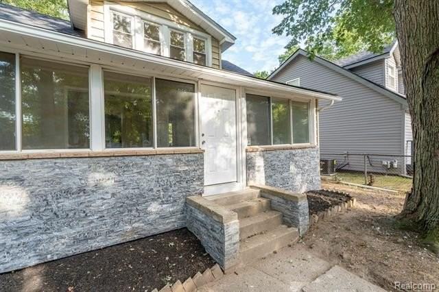 23248 Helen St - Photo 3 of 34
