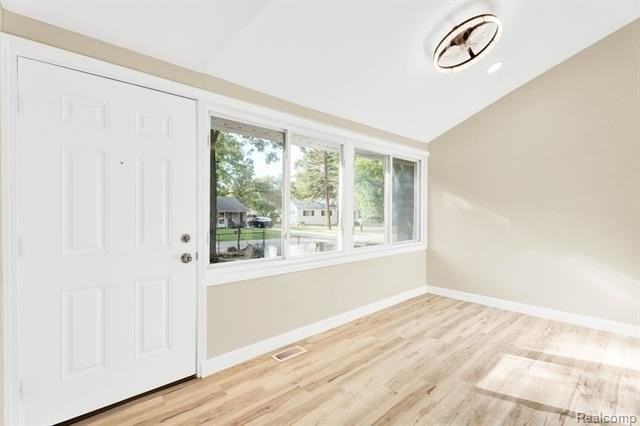 23248 Helen St - Photo 5 of 34