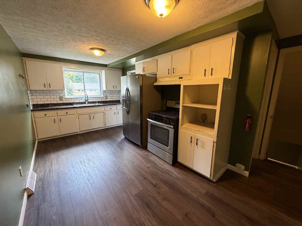 9406 Independence Blvd - Photo 2 of 22