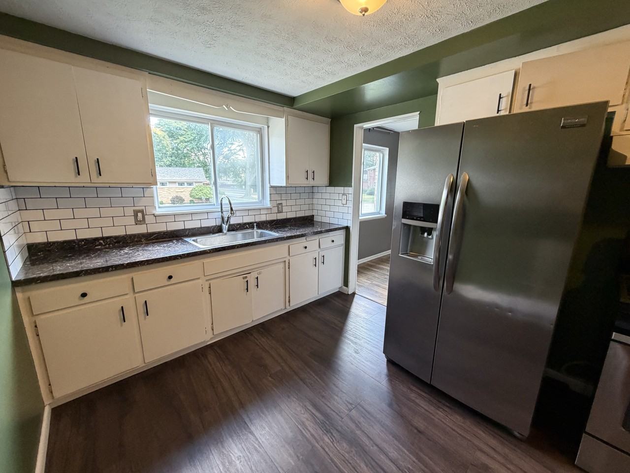 9406 Independence Blvd - Photo 3 of 22