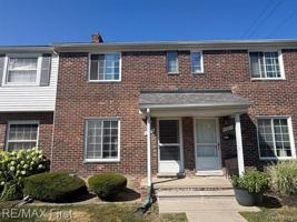 featured image of 23109 Edsel Ford Ct