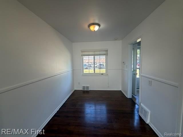 23109 Edsel Ford Ct - Photo 3 of 9