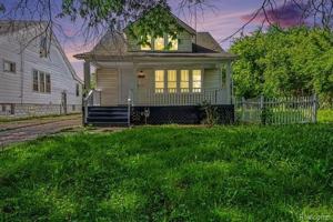 featured image of 15224 Rossini Dr