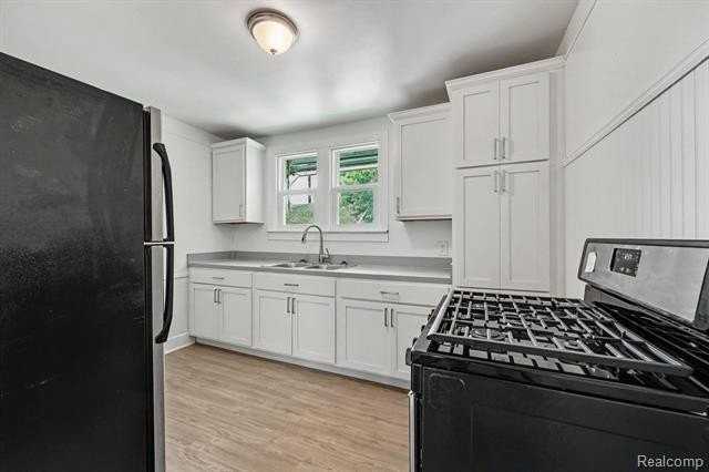15224 Rossini Dr - Photo 5 of 27