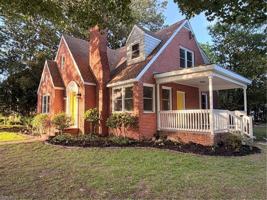 featured image of 411 Shenandoah St