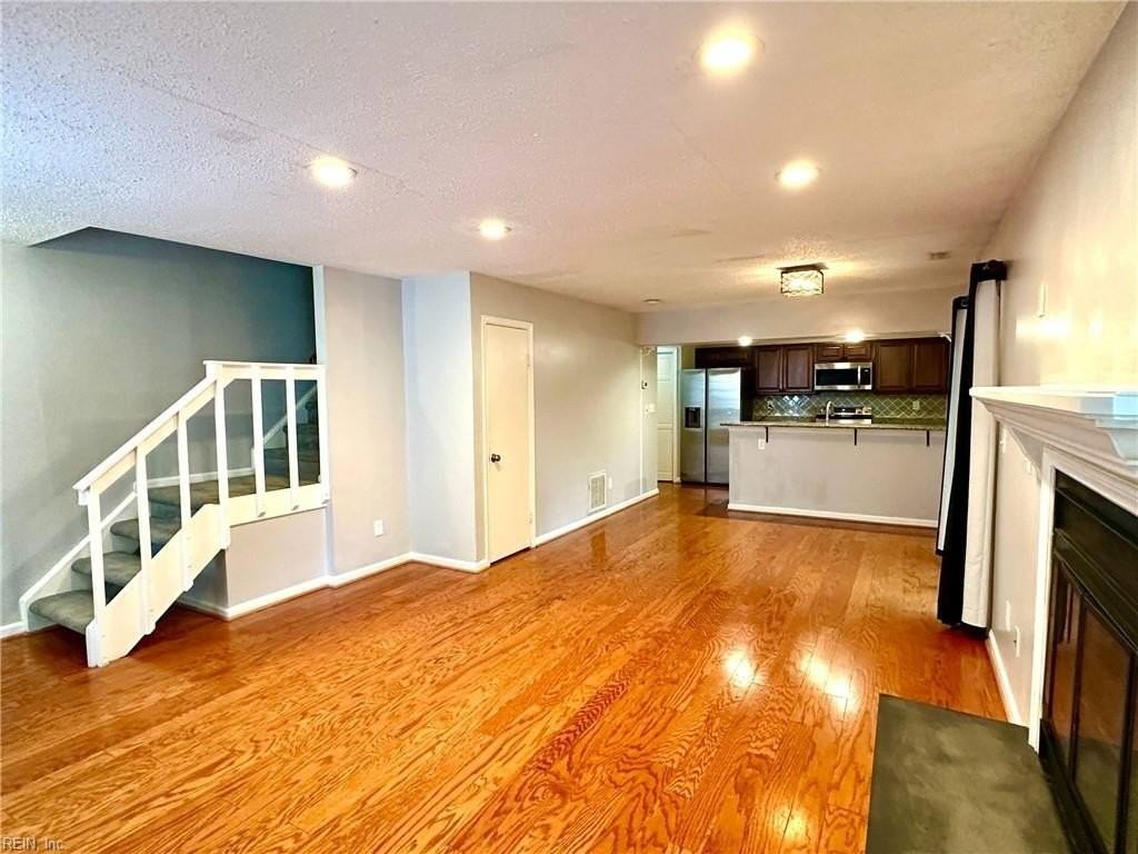 4510 Genoa Cir - Photo 4 of 27