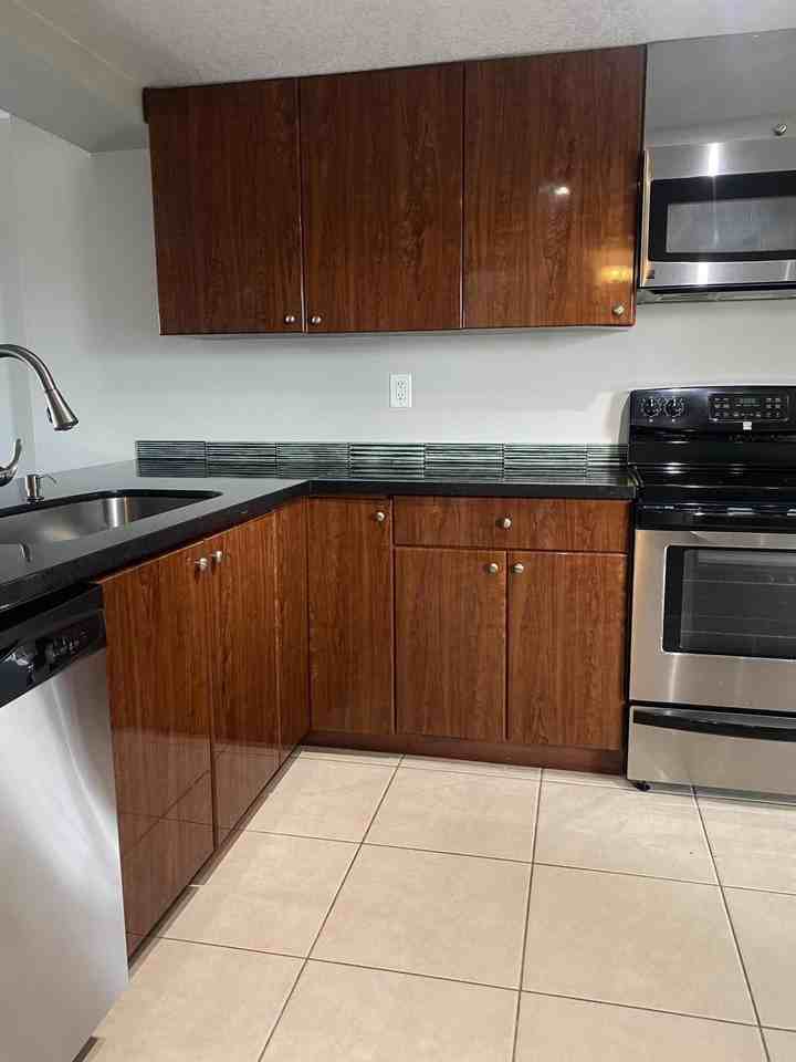 9 Royal Palm Way #403 - Photo 4 of 45