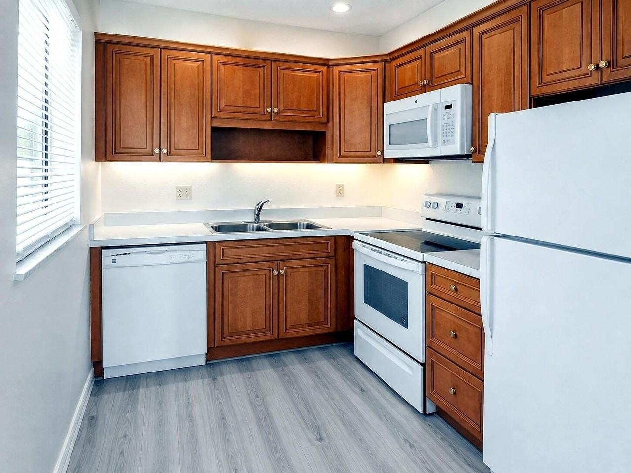 98 Spring Lake Dr #103 - Photo 2 of 11