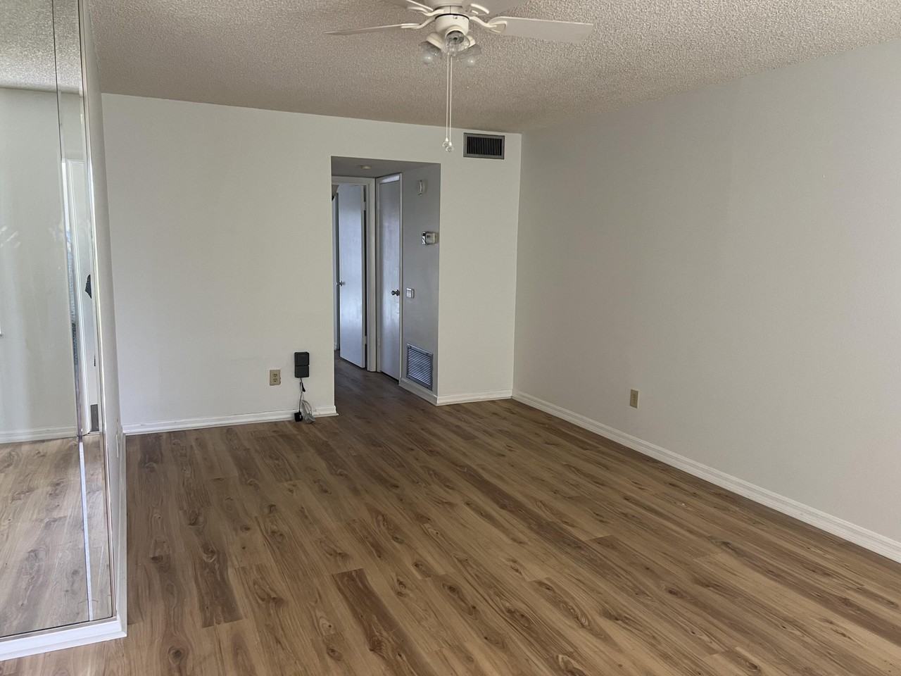 98 Spring Lake Dr #103 - Photo 6 of 11