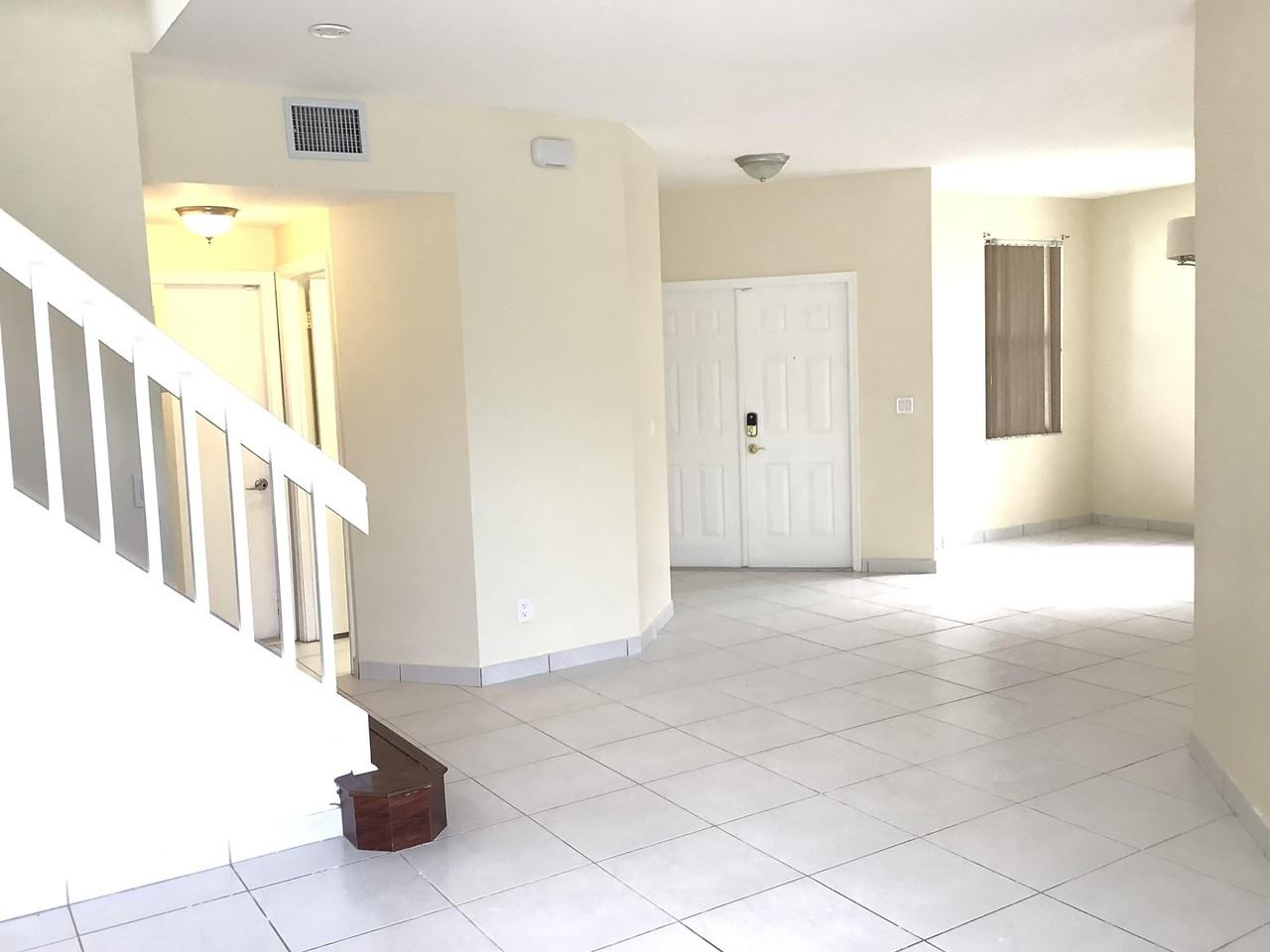 7330 Nw 1st Pl - Photo 5 of 39
