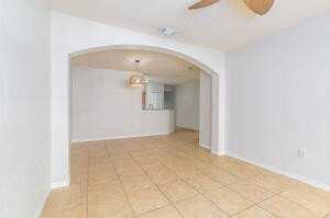 140 Sw Peacock Blvd #21-205 - Photo 4 of 36