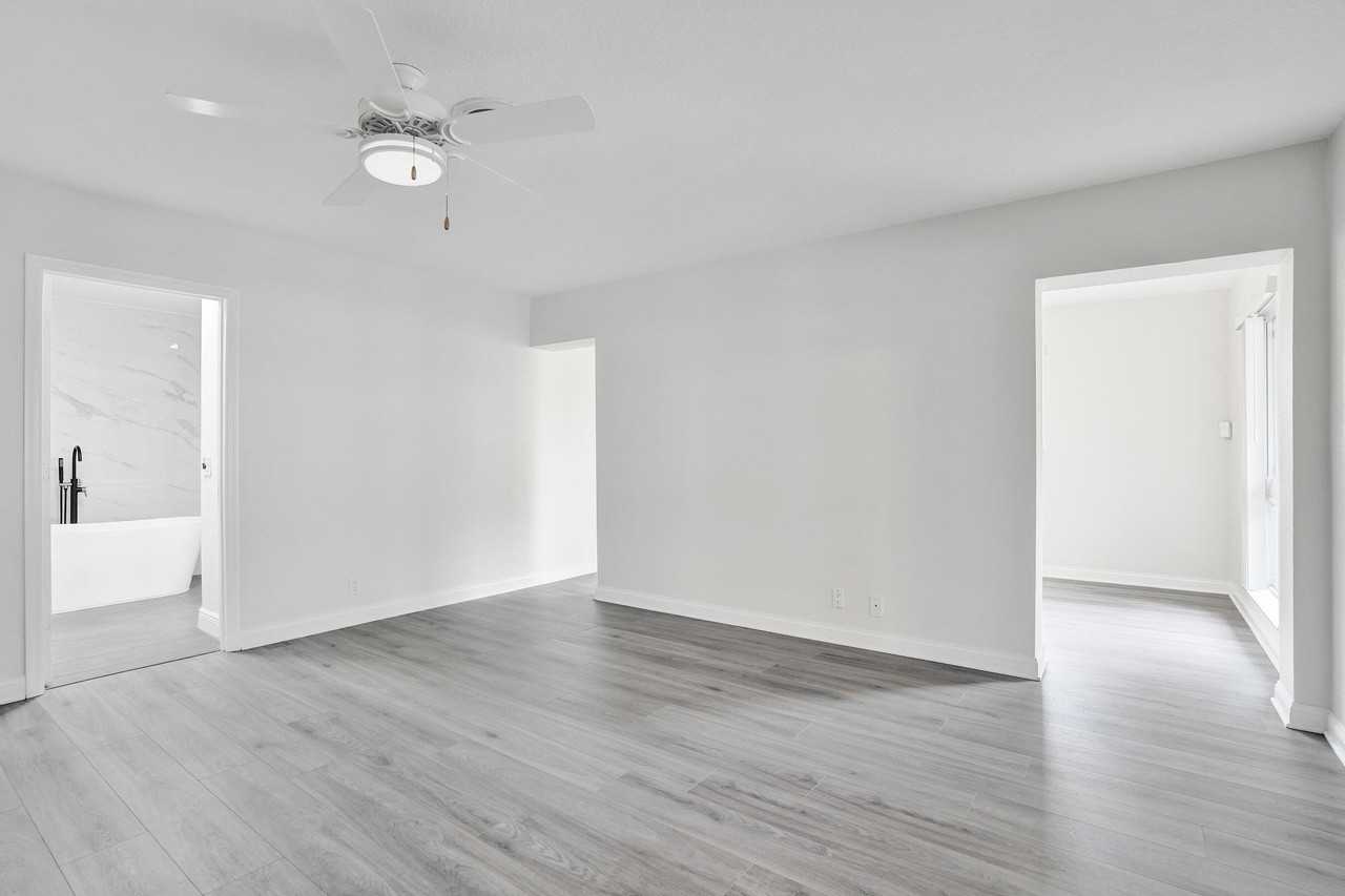 4755 Ne 23rd Ave - Photo 6 of 50