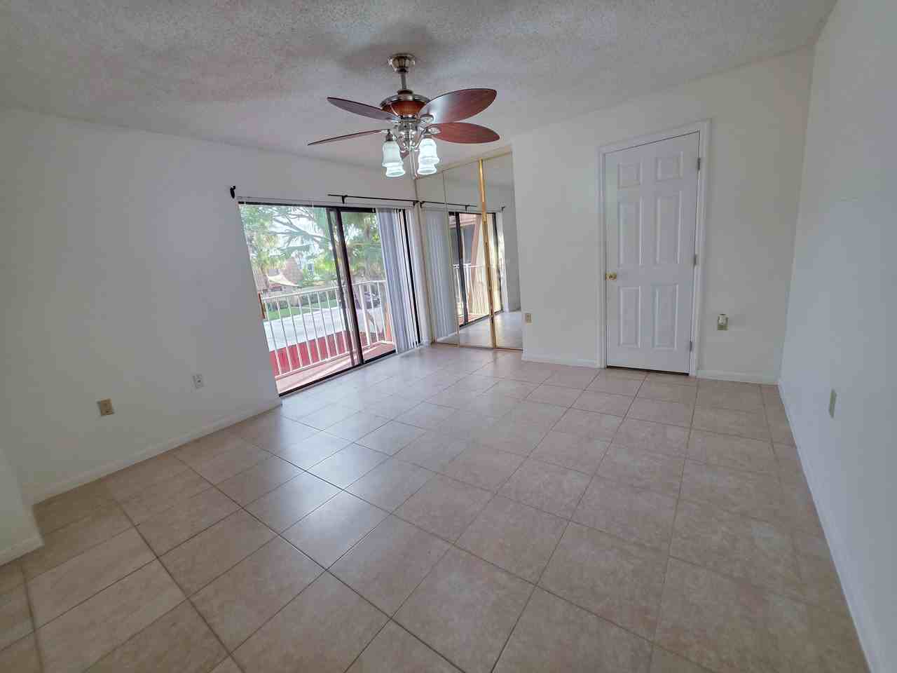 832 Blue Ridge Cir - Photo 5 of 11