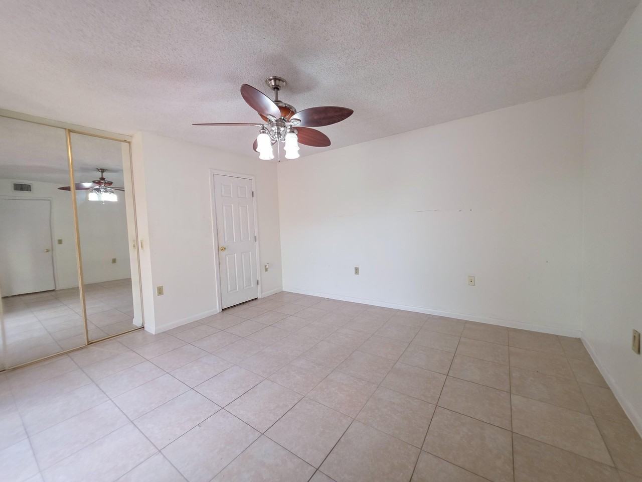 832 Blue Ridge Cir - Photo 6 of 11