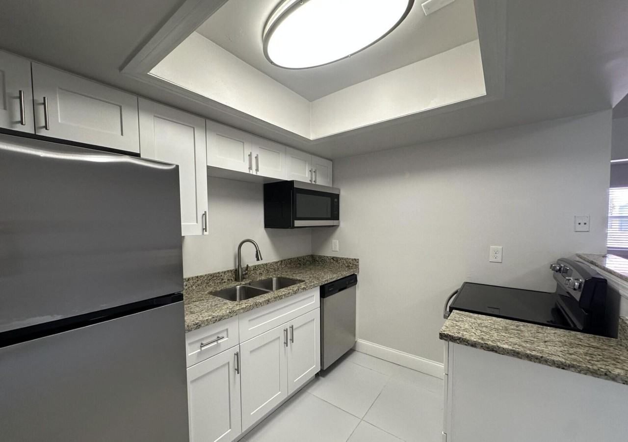 646 Eldorado St #3 - Photo 2 of 5