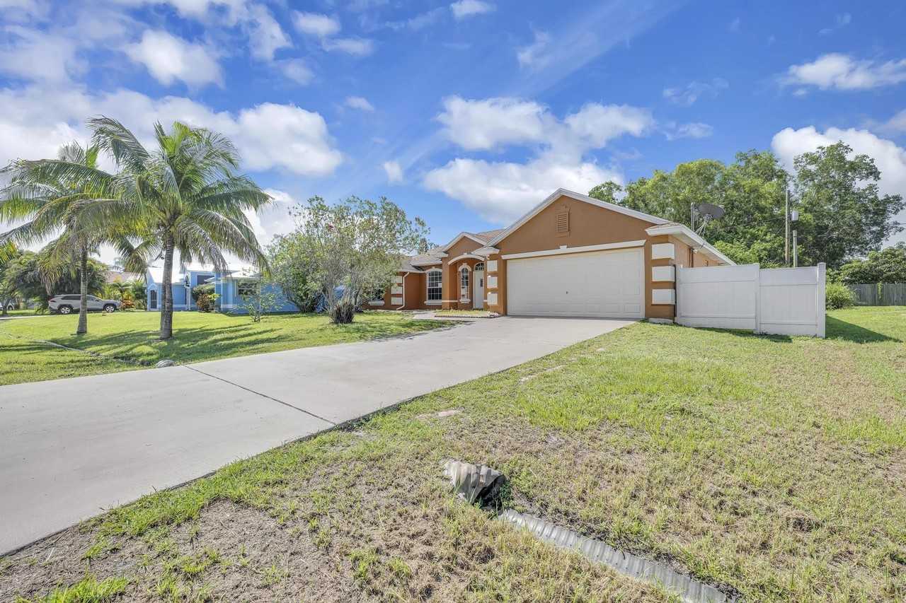 5075 Nw Egret Ave - Photo 3 of 49