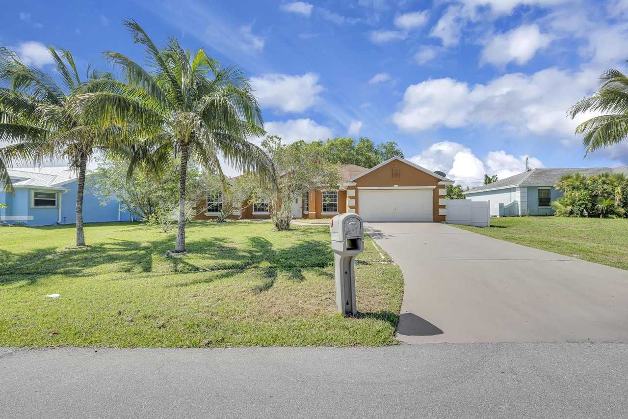 5075 Nw Egret Ave - Photo 4 of 49