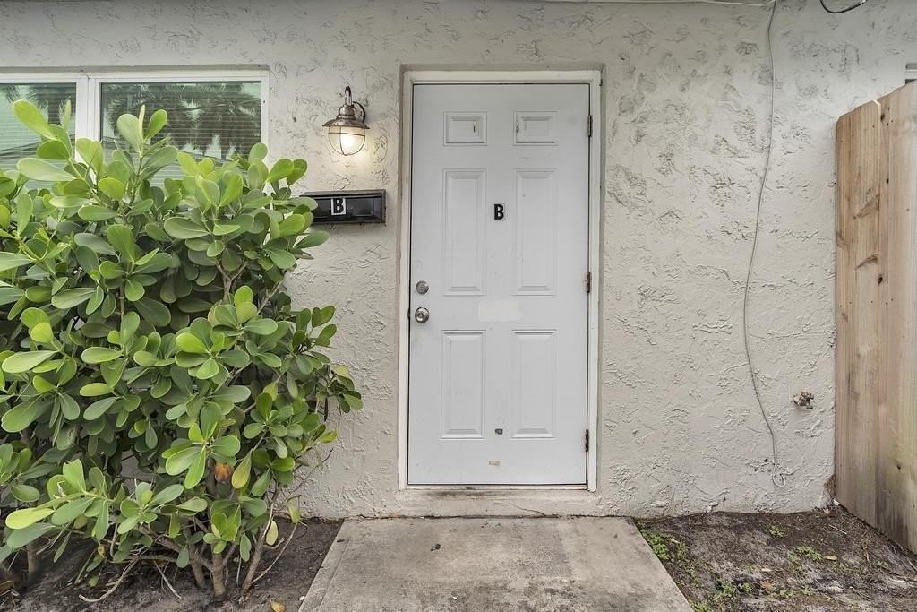 1320 Wellington St #B - Photo 4 of 25