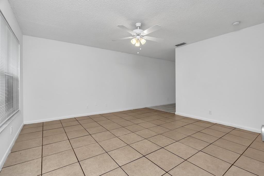 1320 Wellington St #B - Photo 7 of 25