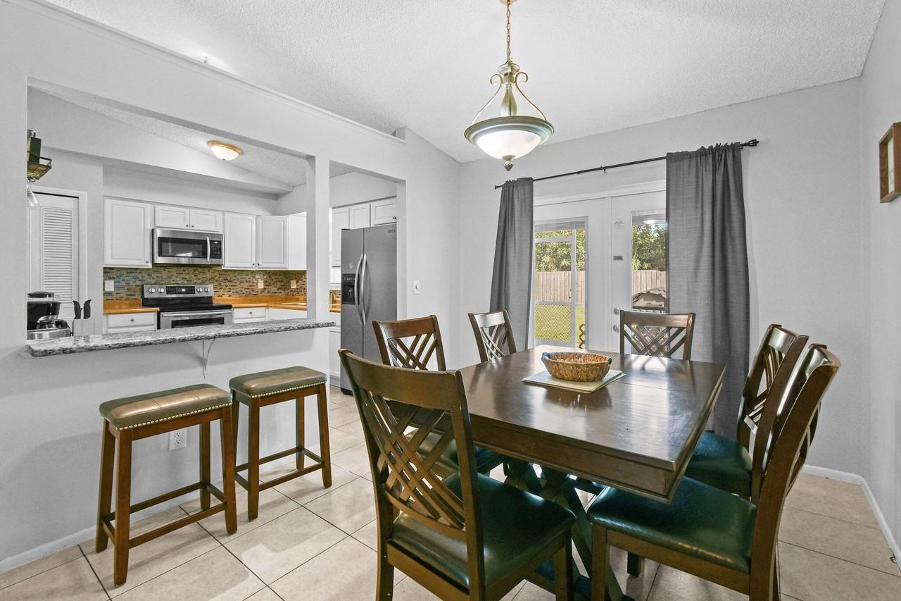 767 Se Chaloupe Ave - Photo 5 of 26