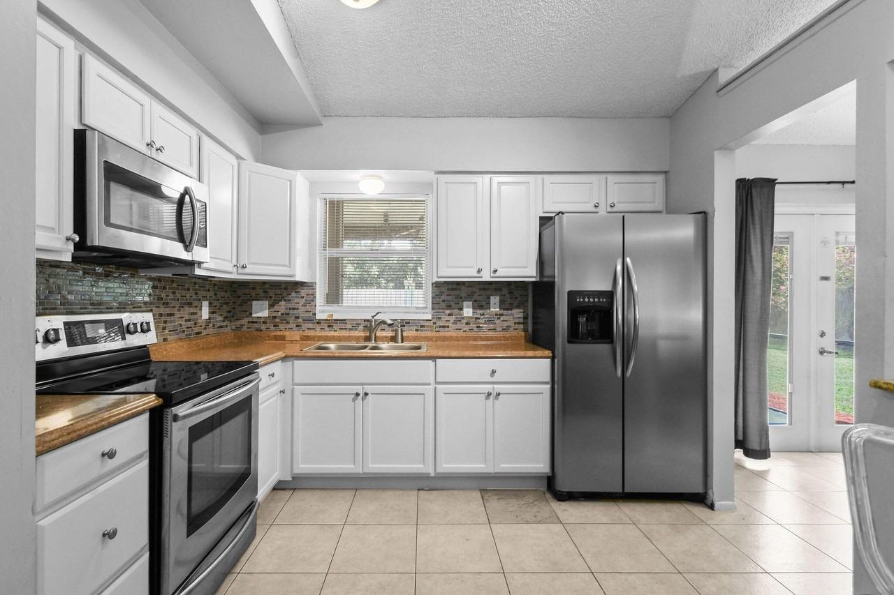 767 Se Chaloupe Ave - Photo 7 of 26