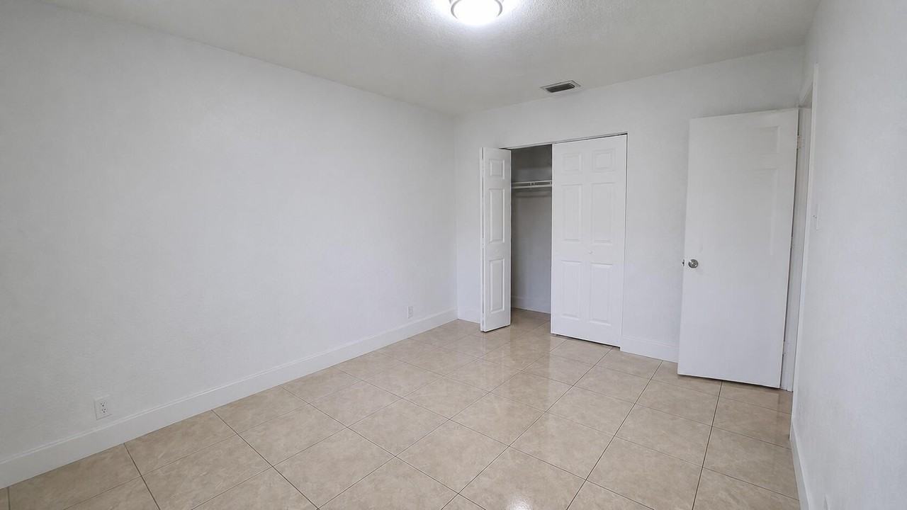 3970 Nw 31st Ter #1 - Photo 7 of 9