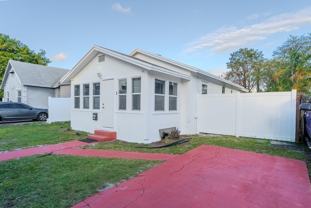 521 S 24th Ave - Photo 1 of 1