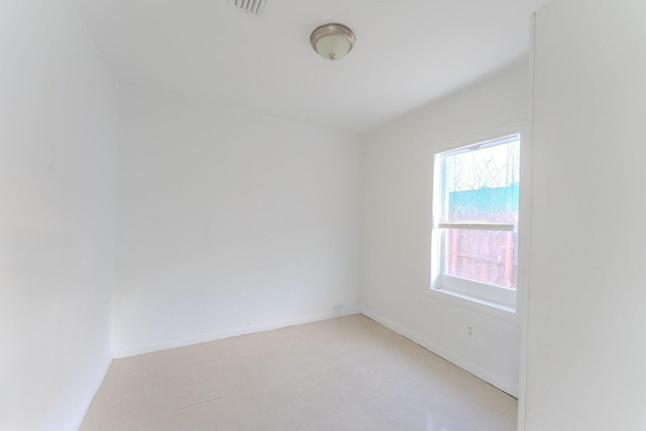 521 S 24th Ave - Photo 6 of 18